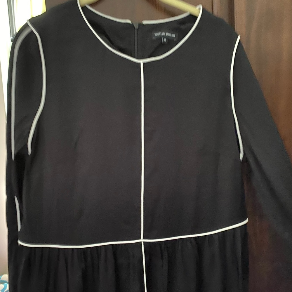 Universal Standard Arga Outline dress in black and white - XS (10-12)
